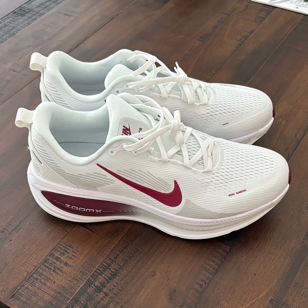 NWT Nike Men’s White and Maroon Sneakers